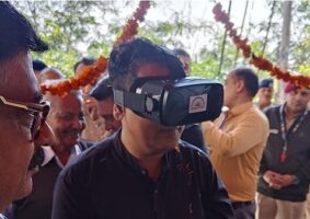 (MLA Sudarshan Singh Babloo experiencing the 360 degree darshan of Mata Chintpurni)